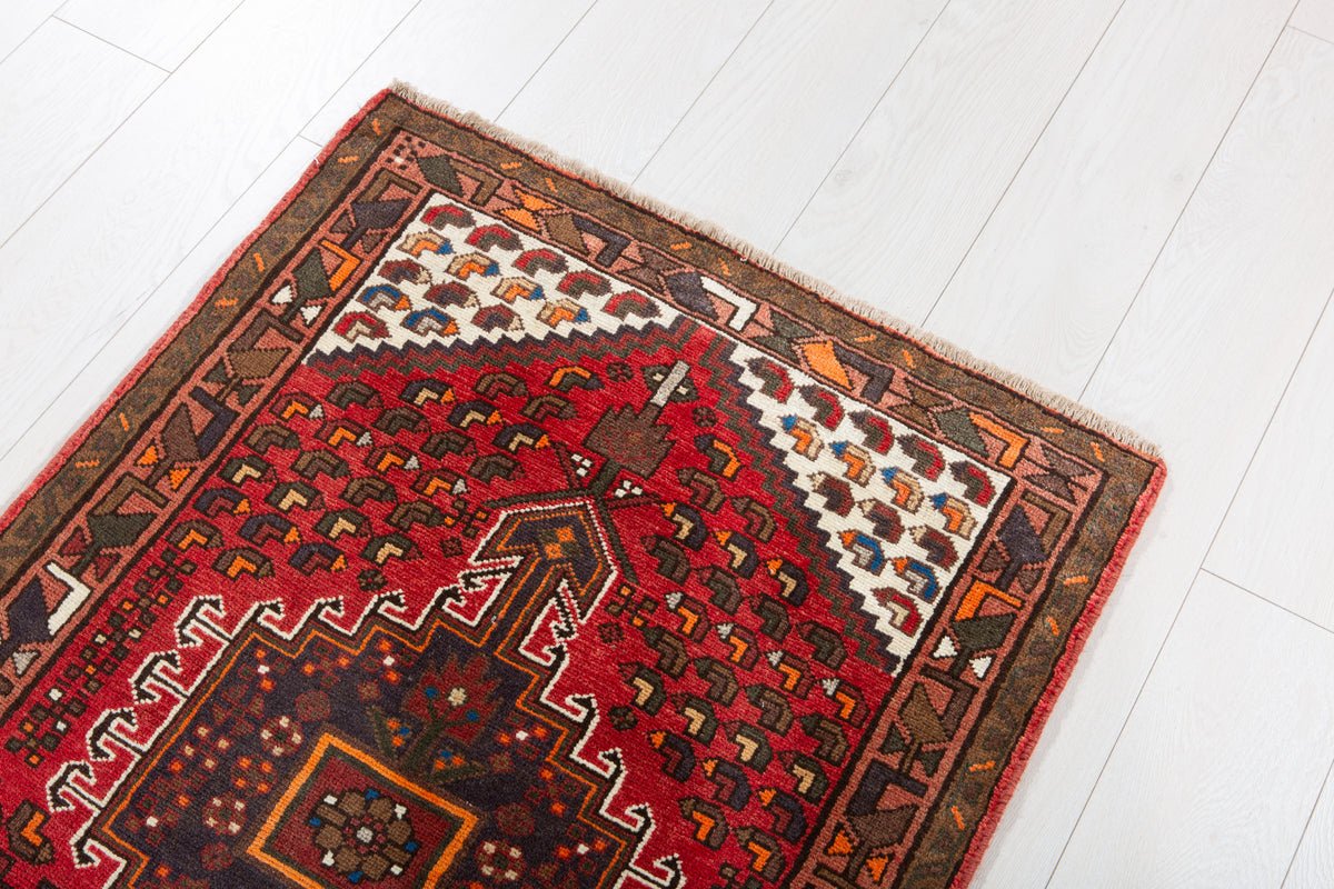 Small Vintage Red Rug – 4' 0" x 2' 7" (123 x 78 cm)