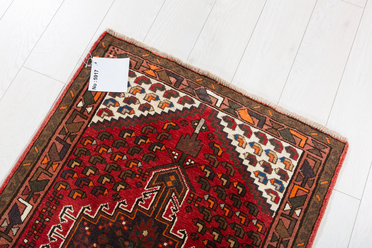 Small Vintage Red Rug – 4' 0" x 2' 7" (123 x 78 cm)
