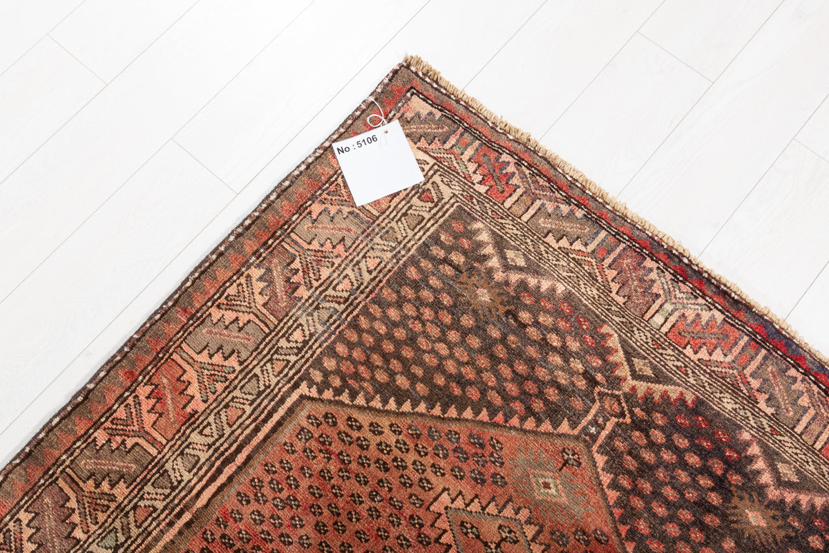 Faded Rust Red Geometric Narrow Wool Hallway Runner Rug, Muted – 9' 11" x 3' 8" (301 x 111 cm)