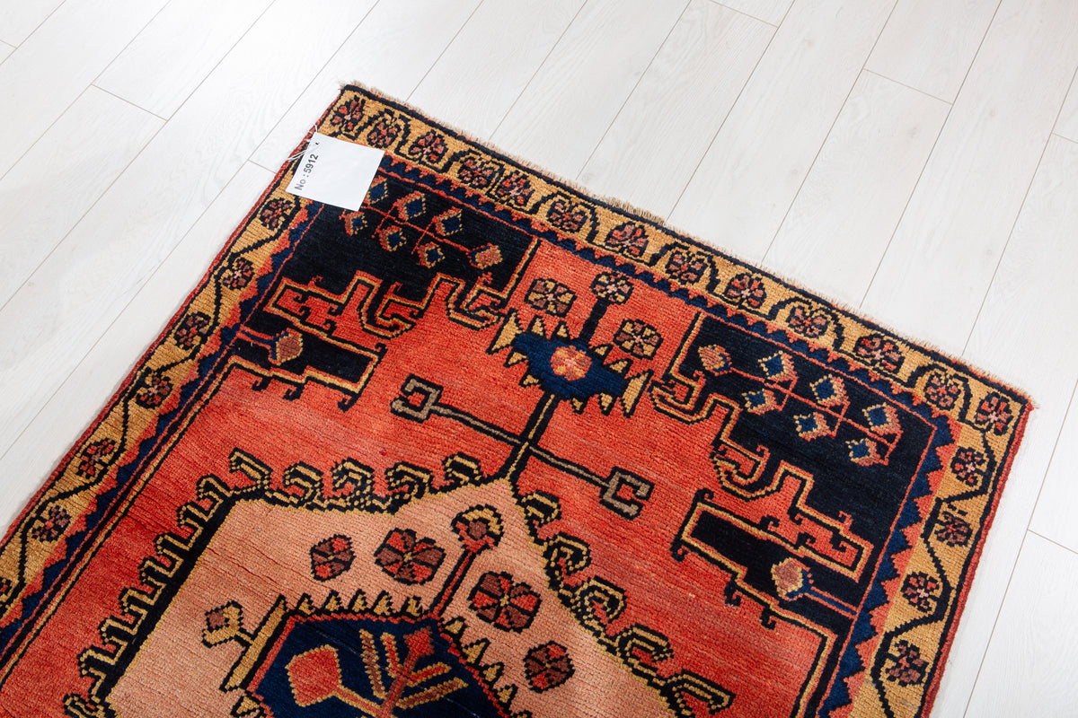 Small Vintage Orange-Red & Pink Rug – 5' 0" x 3' 6" (152 x 106 cm)