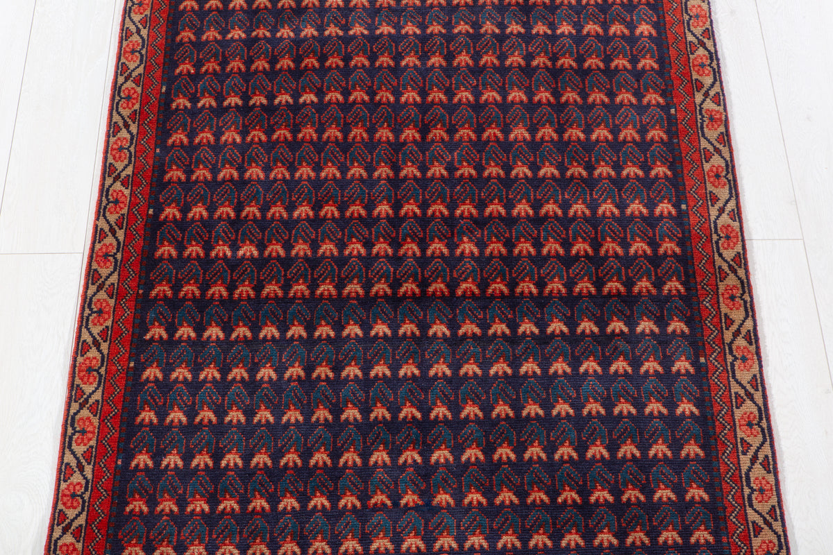 Small Vintage Navy Blue Rug – 4' 11" x 3' 6" (150 x 106 cm)