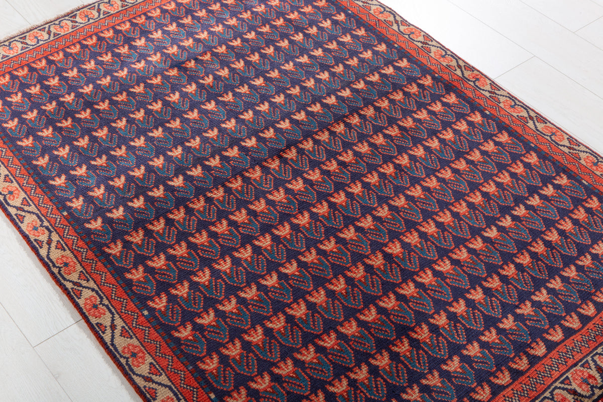 Small Vintage Navy Blue Rug – 4' 11" x 3' 6" (150 x 106 cm)