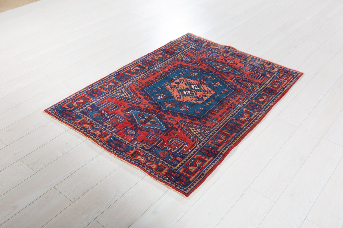 Small Vintage Orange-Red & Blue Rug – 4' 10" x 3' 7" (147 x 108 cm)