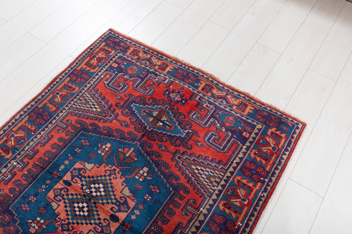 Small Vintage Orange-Red & Blue Rug – 4' 10" x 3' 7" (147 x 108 cm)