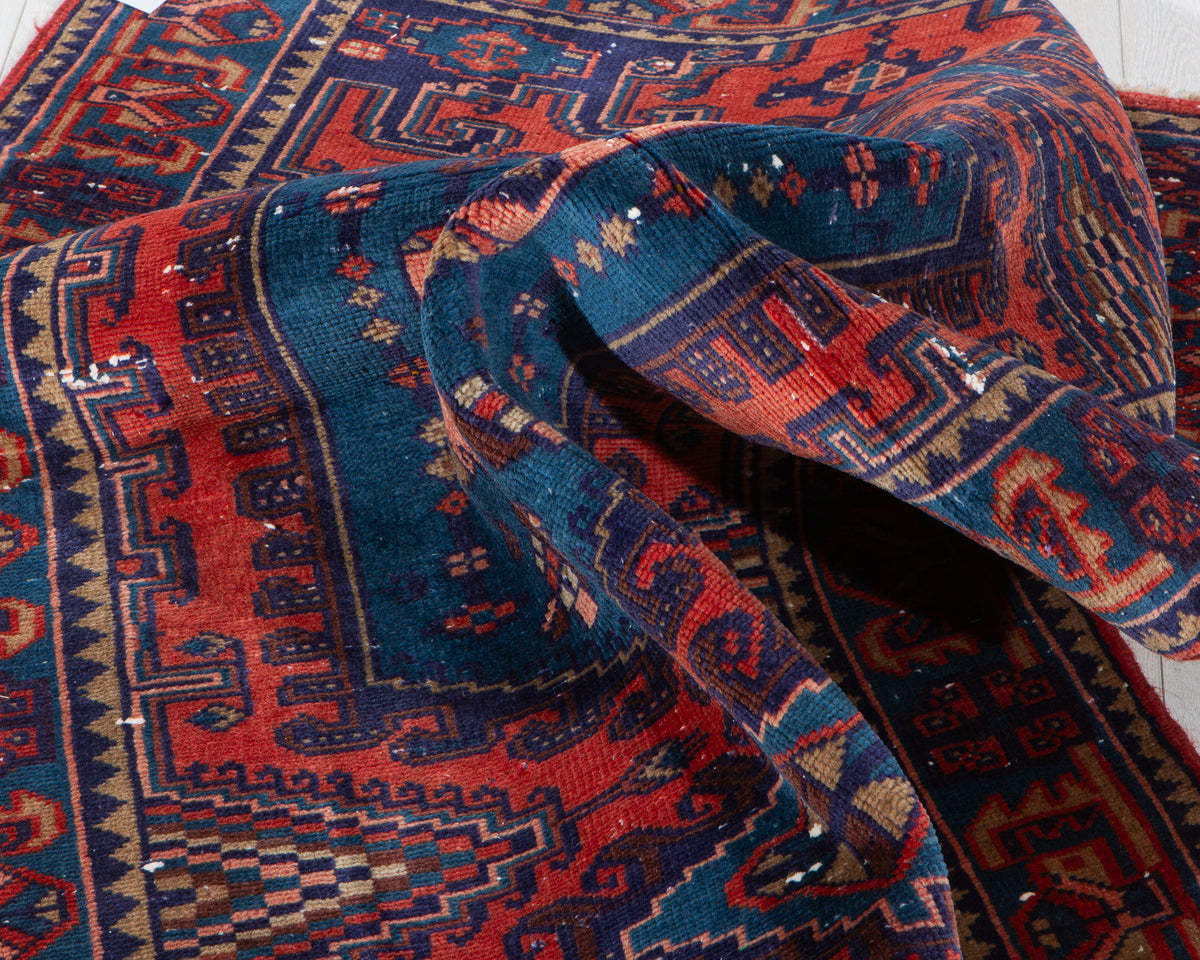 Small Vintage Orange-Red & Blue Rug – 4' 10" x 3' 7" (147 x 108 cm)