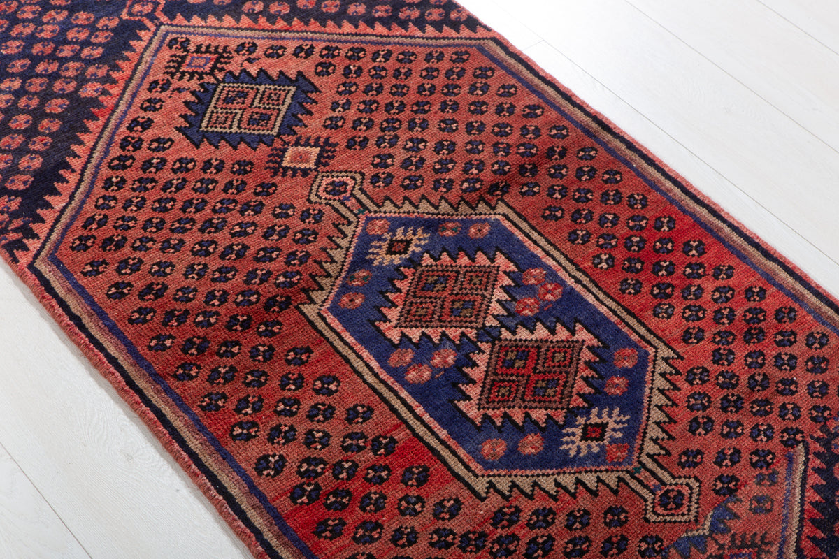 Small Vintage Rust Red & Navy Blue Rug – 4' 11" x 2' 4" (149 x 70 cm)