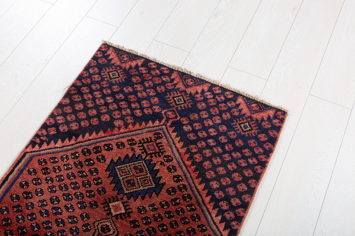 Small Vintage Rust Red & Navy Blue Rug – 4' 11" x 2' 4" (149 x 70 cm)