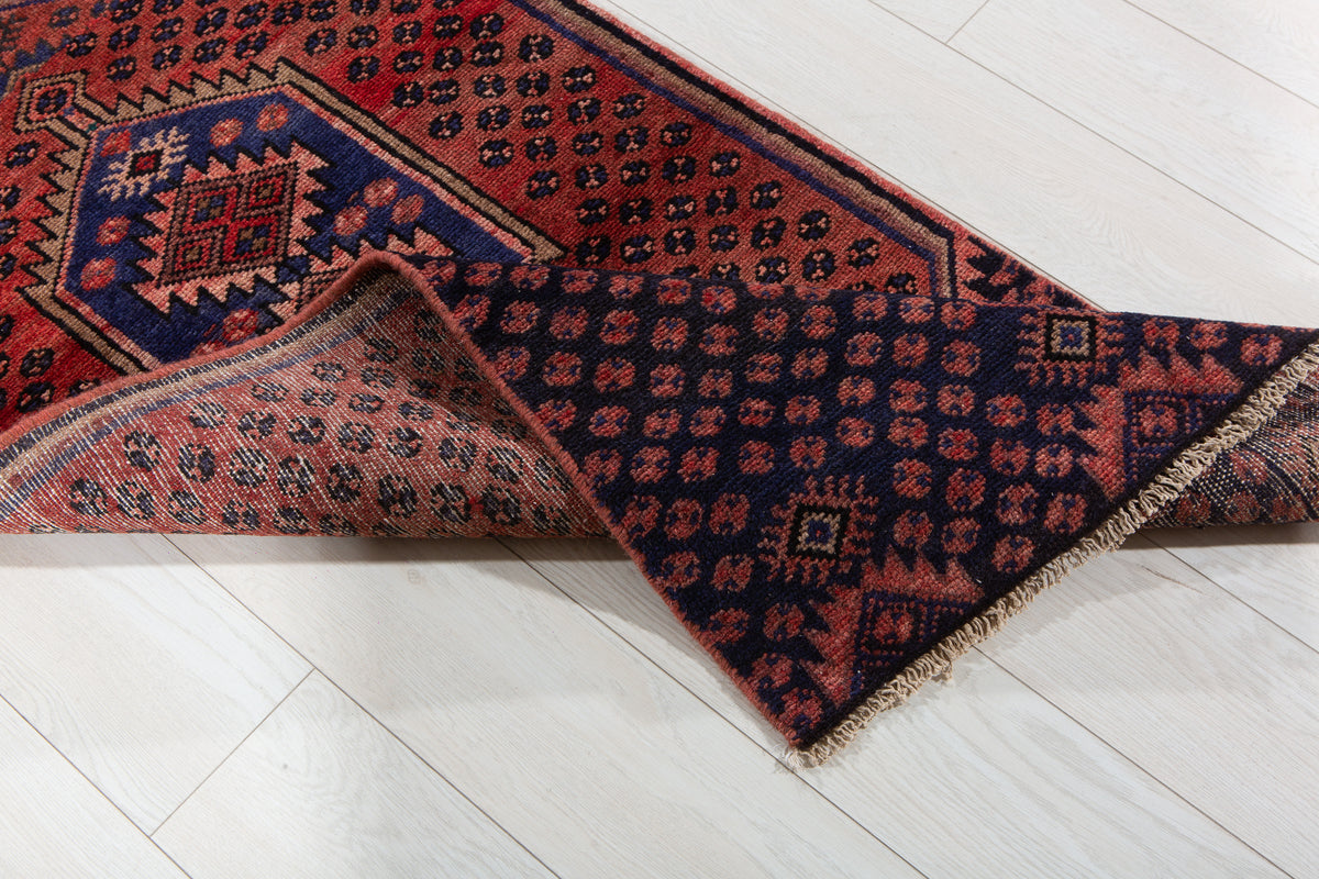 Small Vintage Rust Red & Navy Blue Rug – 4' 11" x 2' 4" (149 x 70 cm)