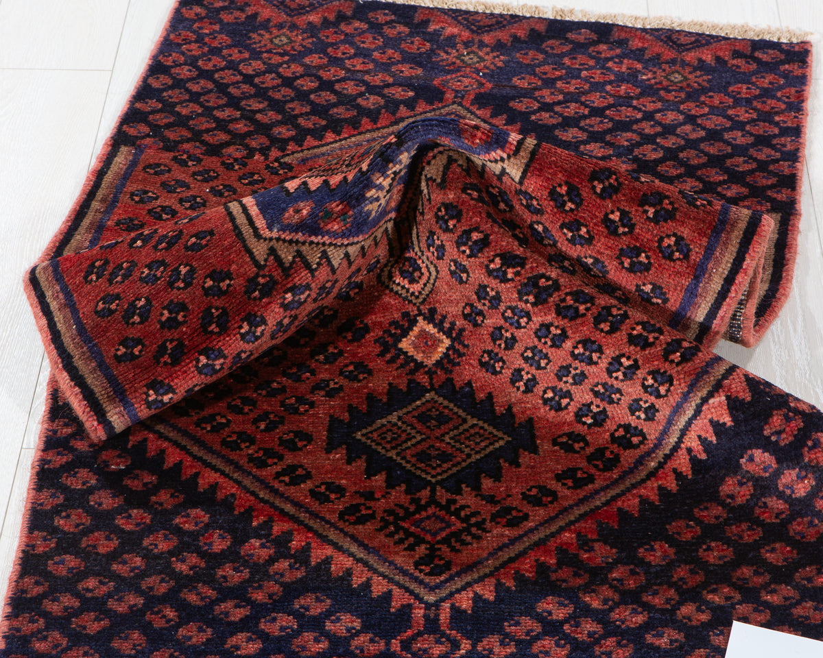 Small Vintage Rust Red & Navy Blue Rug – 4' 11" x 2' 4" (149 x 70 cm)