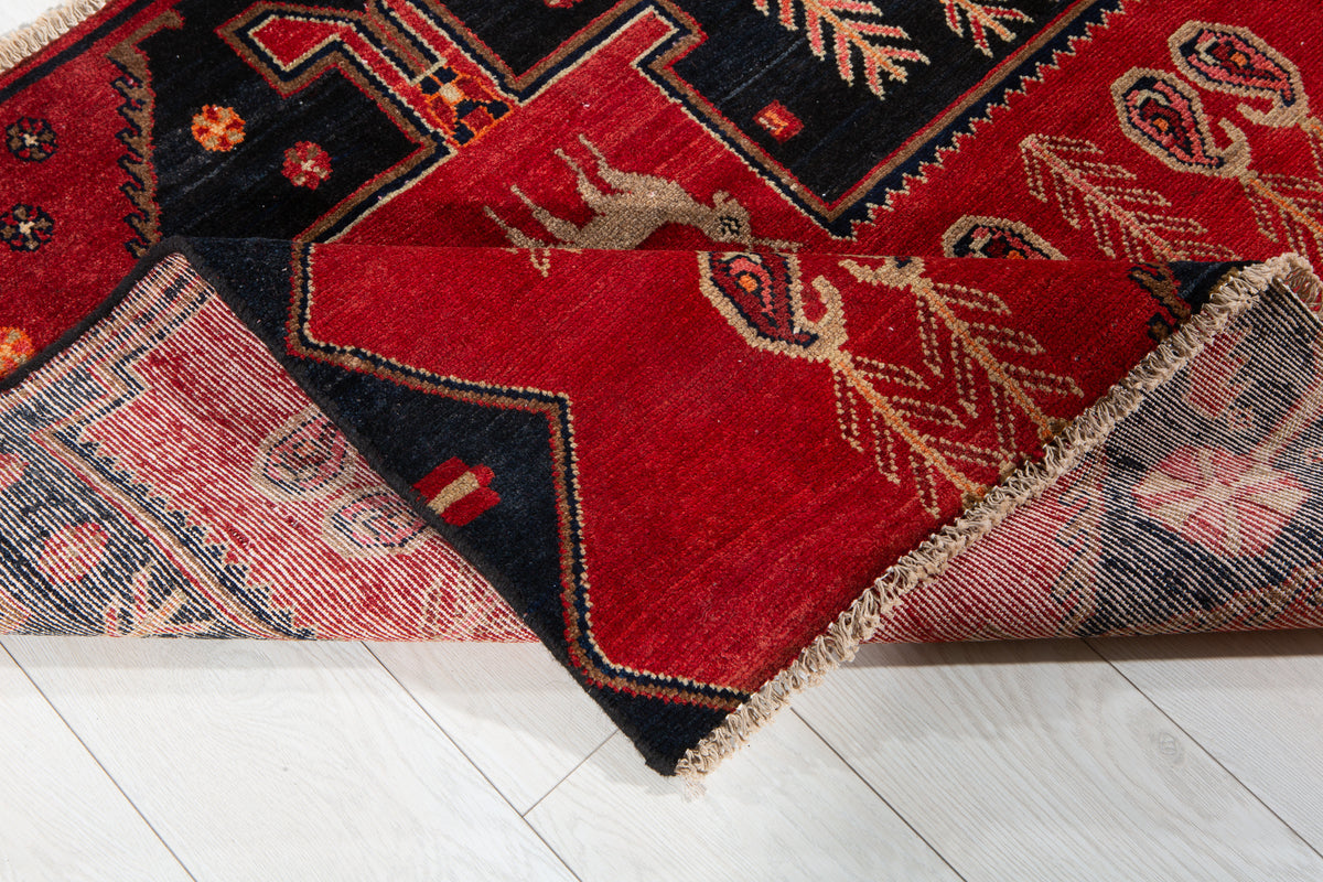 Small Vintage Red Rug – 3' 8" x 3' 4" (112 x 101 cm)