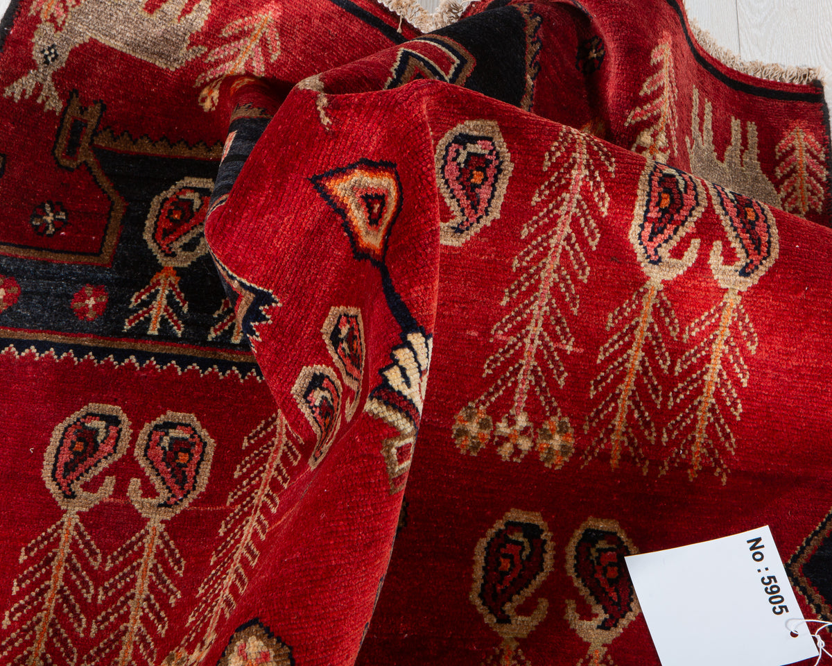 Small Vintage Red Rug – 3' 8" x 3' 4" (112 x 101 cm)