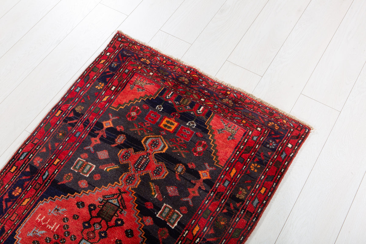 Small Vintage Red & Navy Blue Rug – 4' 9" x 2' 6" (146 x 75 cm)