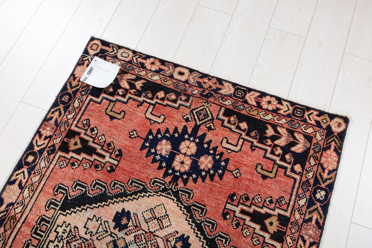 Small Antique Faded Orange-Red Rug – 4' 8" x 2' 10" (141 x 87 cm)