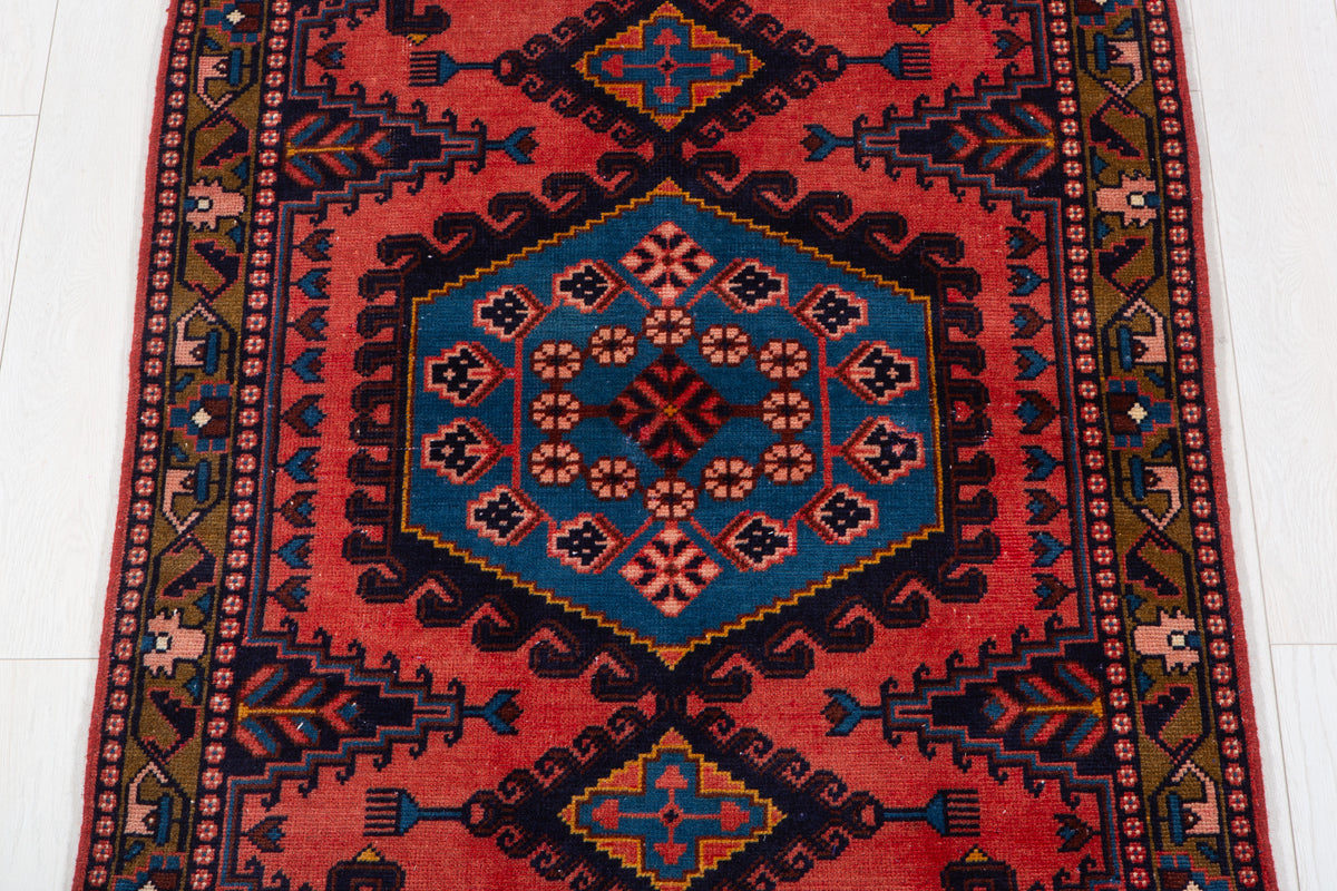 Small Vintage Orange-Red and Blue Rug – 4' 11" x 3' 4" (149 x 101 cm)
