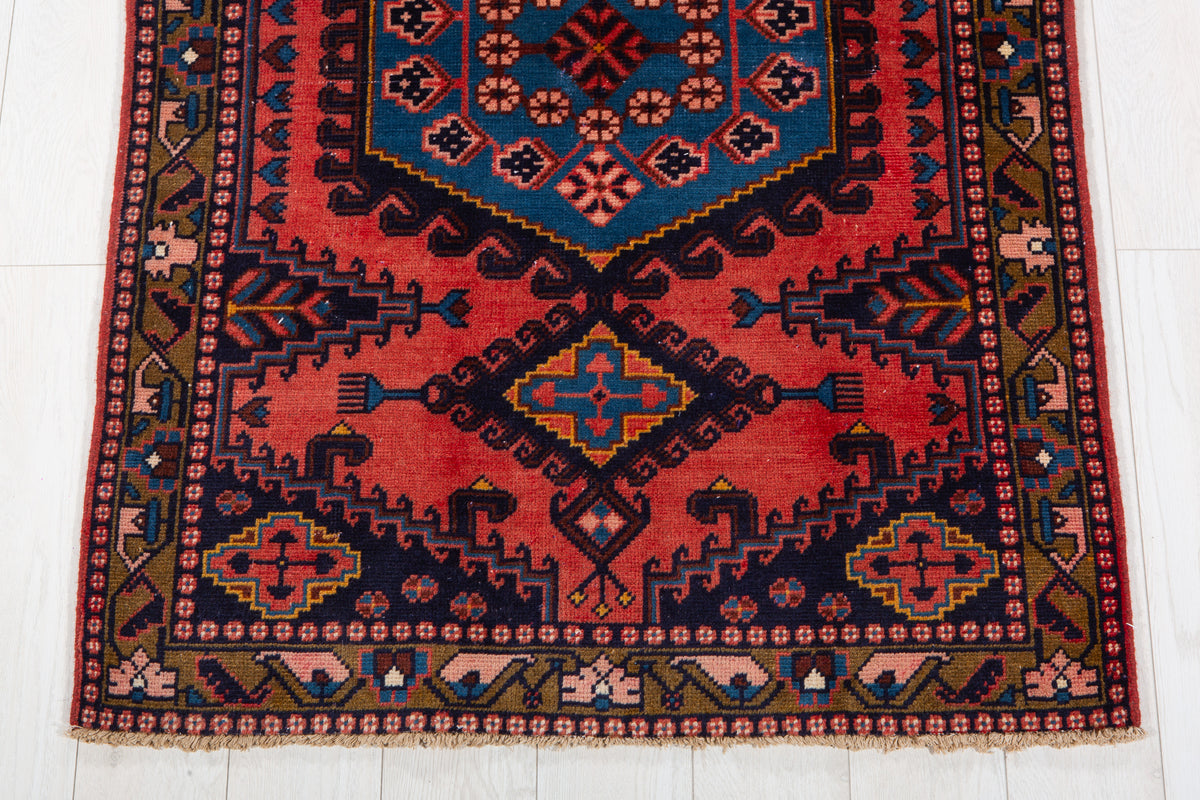 Small Vintage Orange-Red and Blue Rug – 4' 11" x 3' 4" (149 x 101 cm)