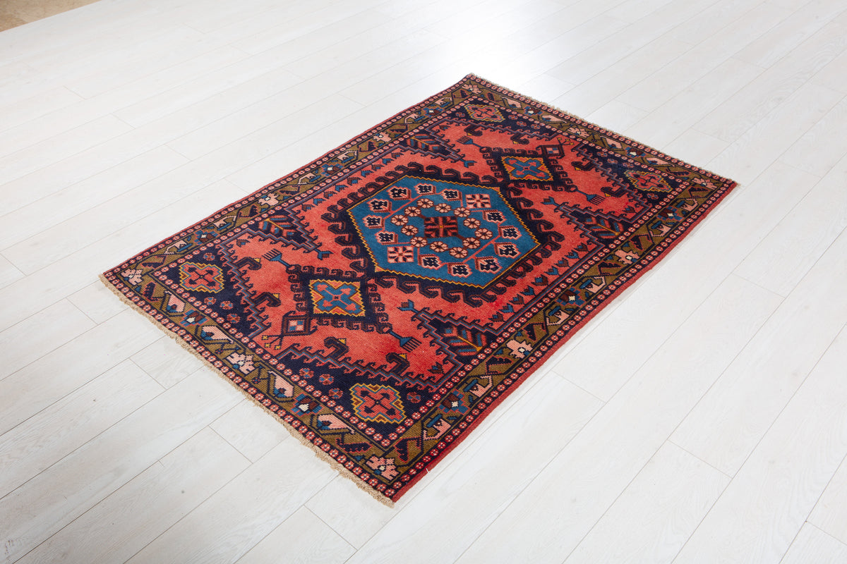Small Vintage Orange-Red and Blue Rug – 4' 11" x 3' 4" (149 x 101 cm)