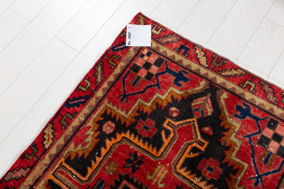 Small Antique Red, Black Rug – 4' 8" x 3' 3" (141 x 98 cm)