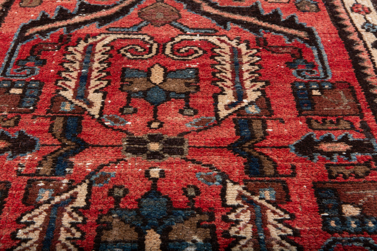 Small Antique Red Rug – 4' 10" x 3' 3" (147 x 98 cm)