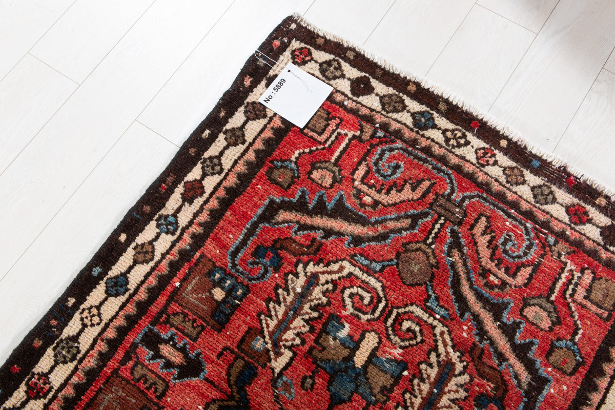 Small Antique Red Rug – 4' 10" x 3' 3" (147 x 98 cm)