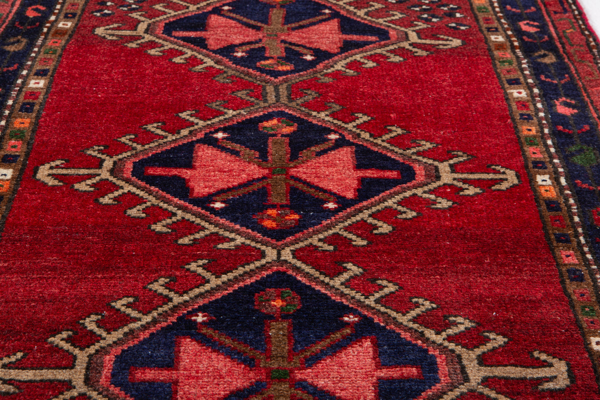 Small Vintage Red Rug – 5' 2" x 2' 8" (157 x 82 cm)