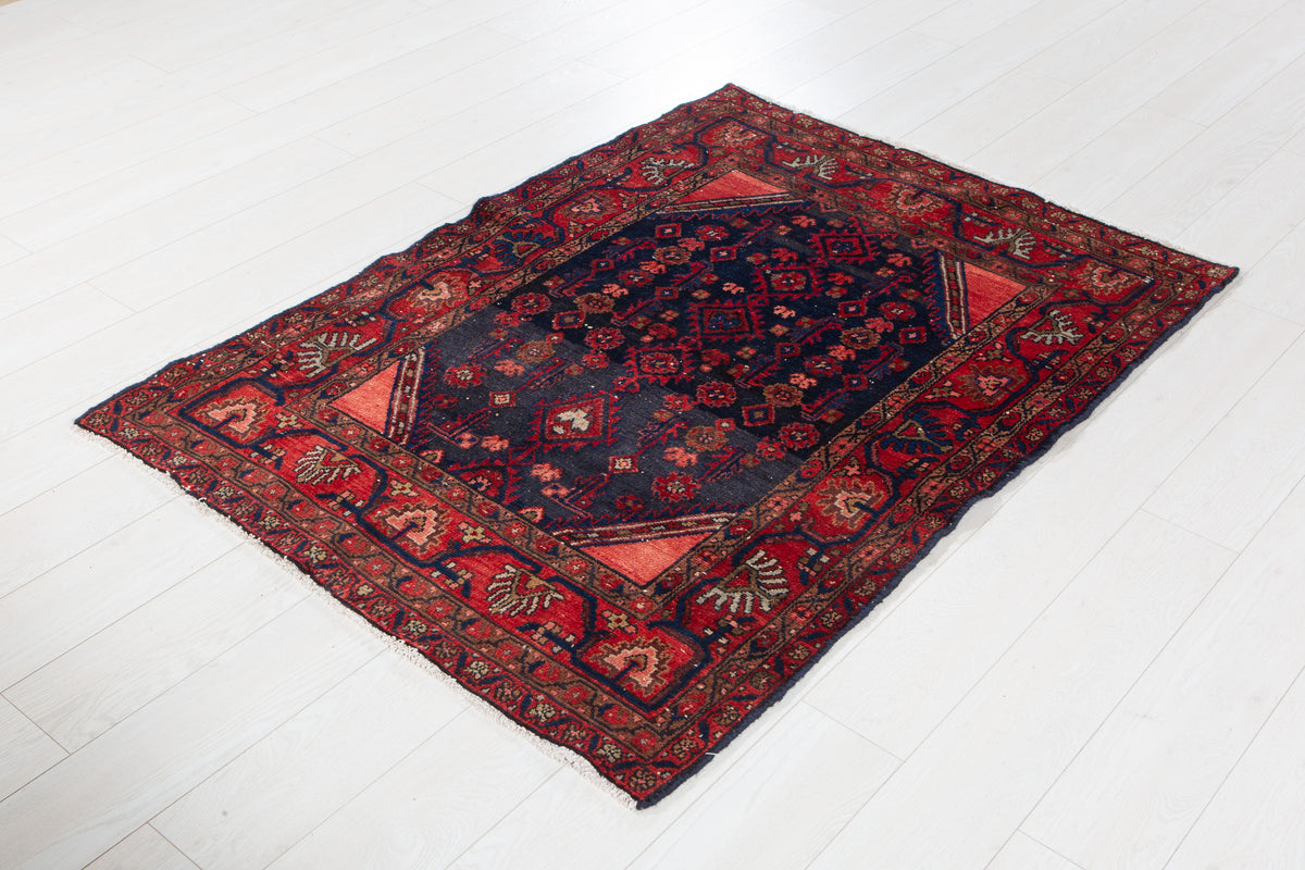 Small Antique Navy Blue, Red Rug – 5' 1" x 3' 8" (155 x 111 cm)