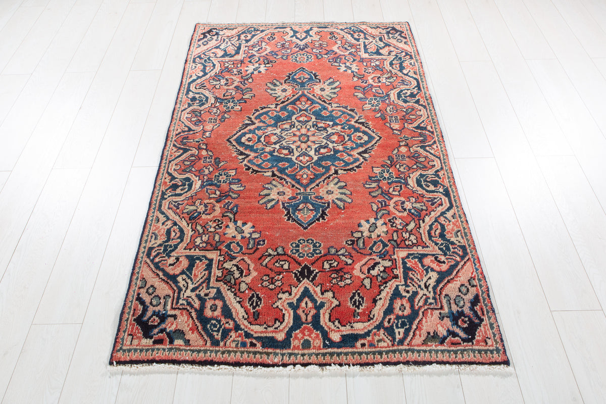 Small Antique Red Rug – 5' 7" x 3' 5" (170 x 104 cm)