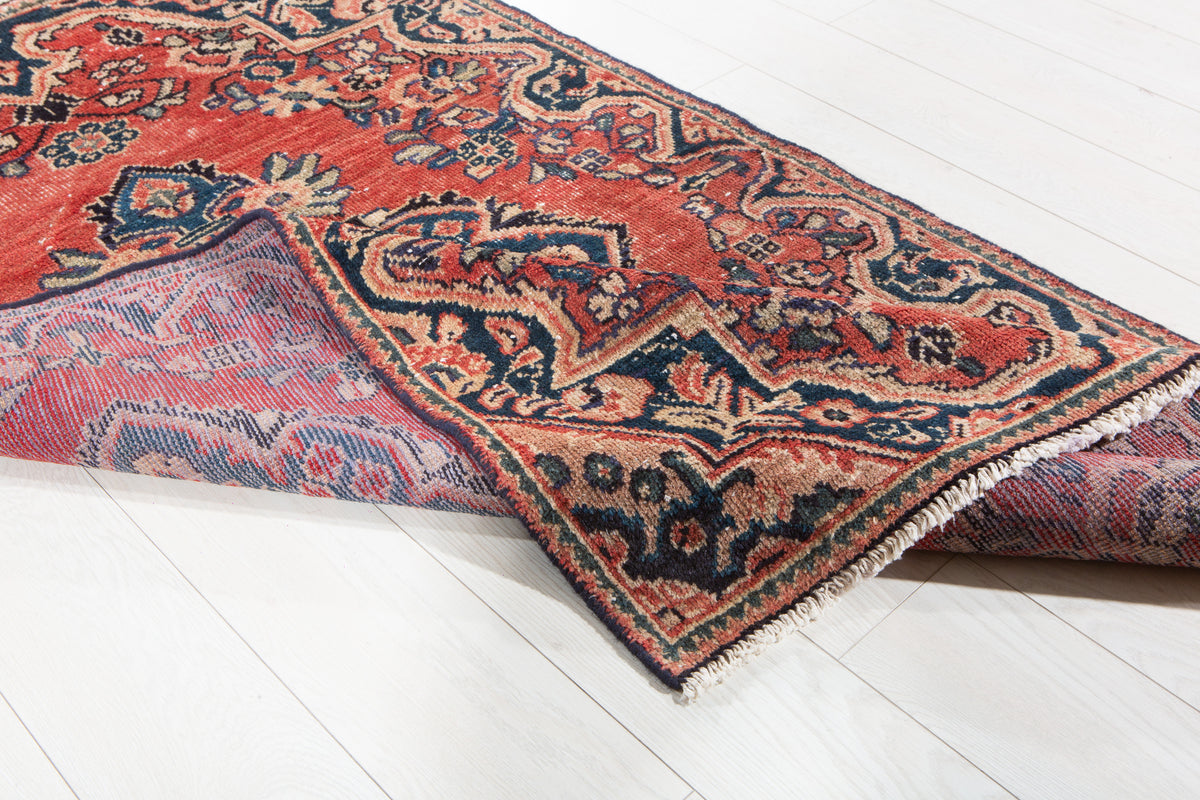 Small Antique Red Rug – 5' 7" x 3' 5" (170 x 104 cm)