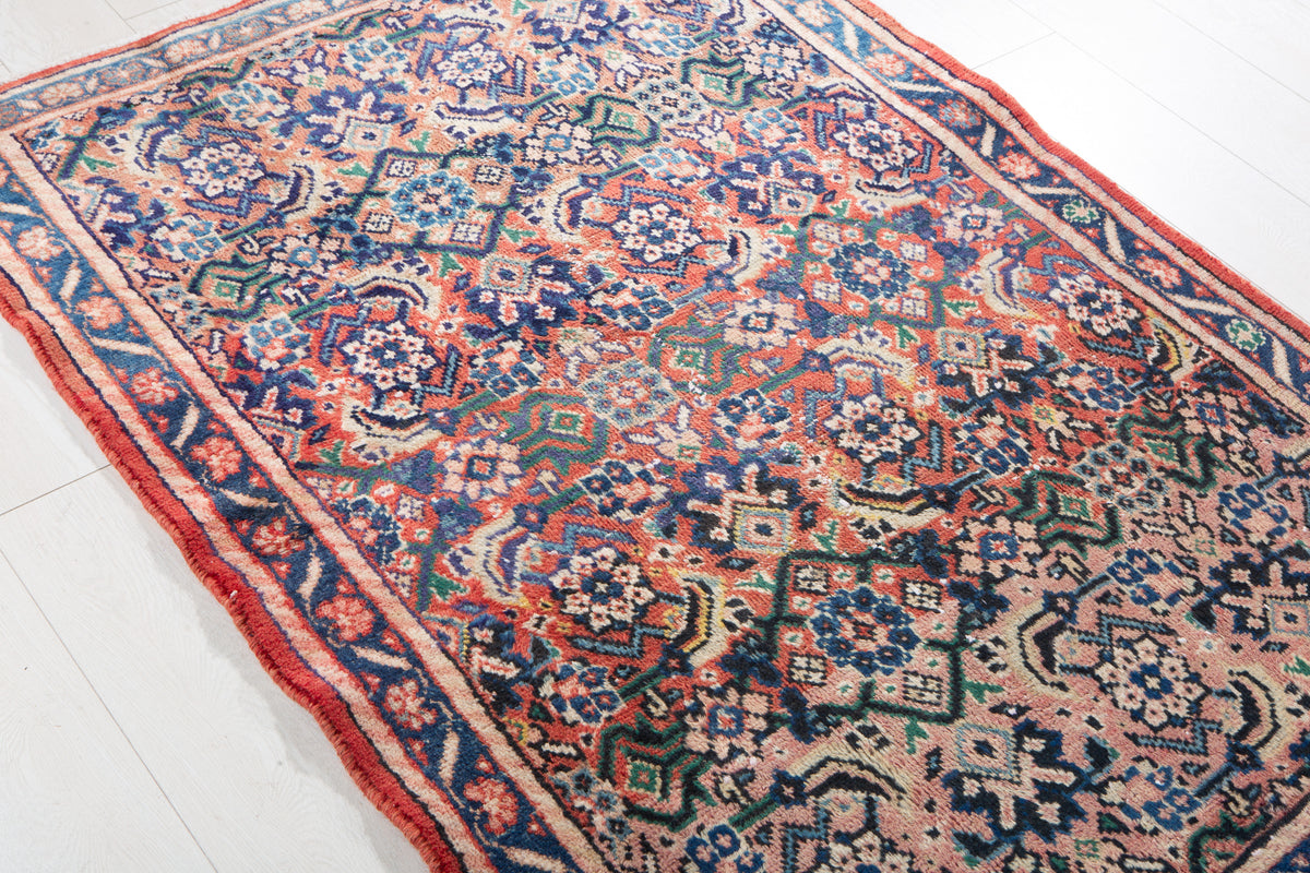 Small Antique Faded Red Rug – 5' 0" x 3' 5" (153 x 103 cm)