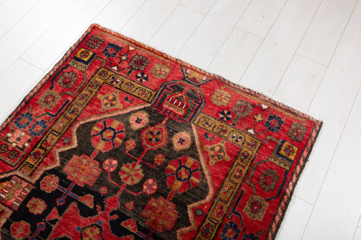 Small Vintage Charcoal Black, Red Rug – 5' 1" x 3' 6" (155 x 106 cm)