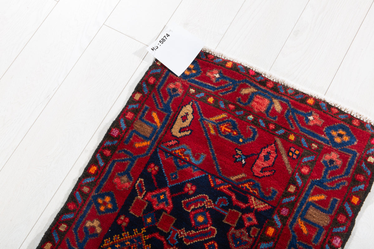 Petit tapis ancien, rouge et bleu marine – 2' 8" x 1' 11" (82 x 59 cm)