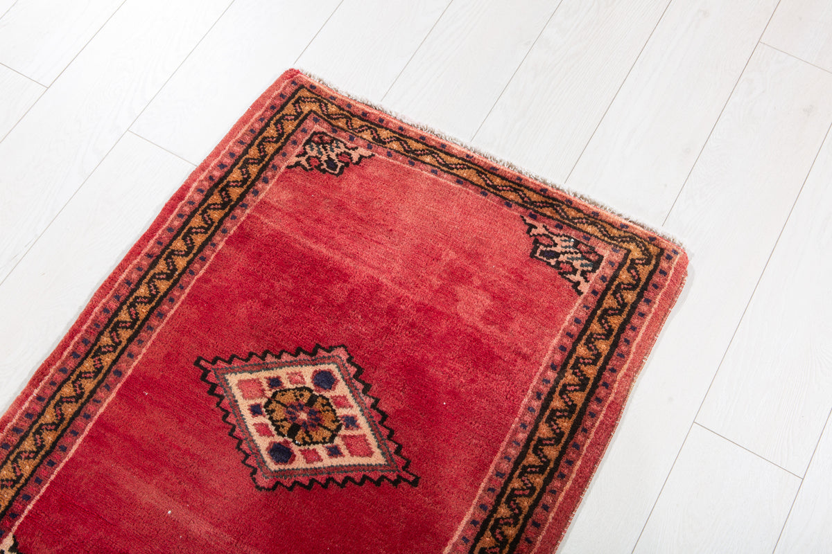 Small Vintage Red Rug – 2' 11" x 2' 2" (88 x 67 cm)