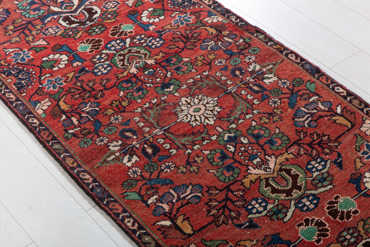 Vintage Red Geometric Runner Rug – 9' 9" x 2' 8" (298 x 81 cm)