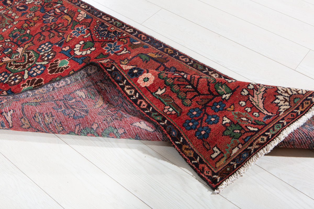 Vintage Red Geometric Runner Rug – 9' 9" x 2' 8" (298 x 81 cm)