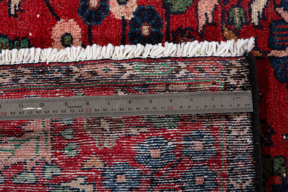 Vintage Red Geometric Runner Rug – 9' 9" x 2' 8" (298 x 81 cm)