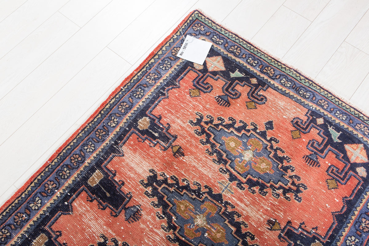 Antique Orange-Red Geometric Runner Rug – 9' 9" x 3' 5" (298 x 103 cm)