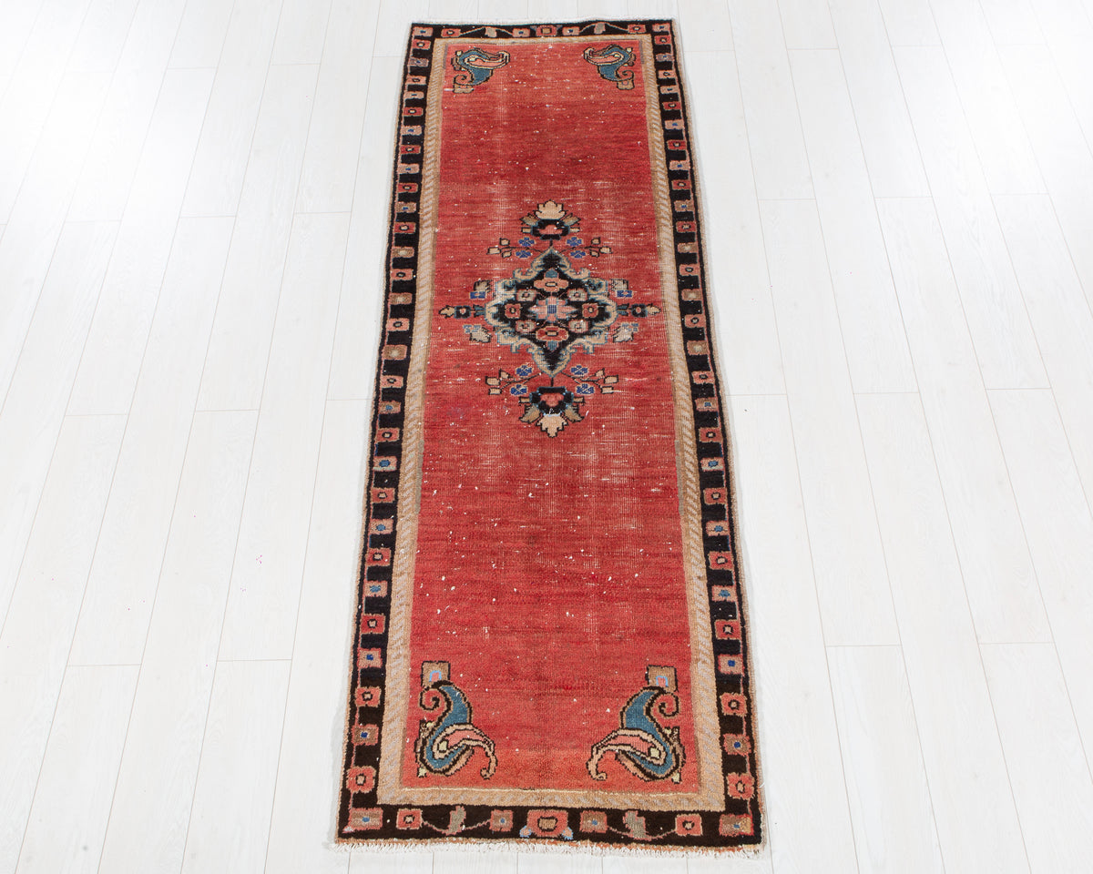 Antique Red Geometric Runner Rug – 7' 7" x 2' 6" (232 x 77 cm)