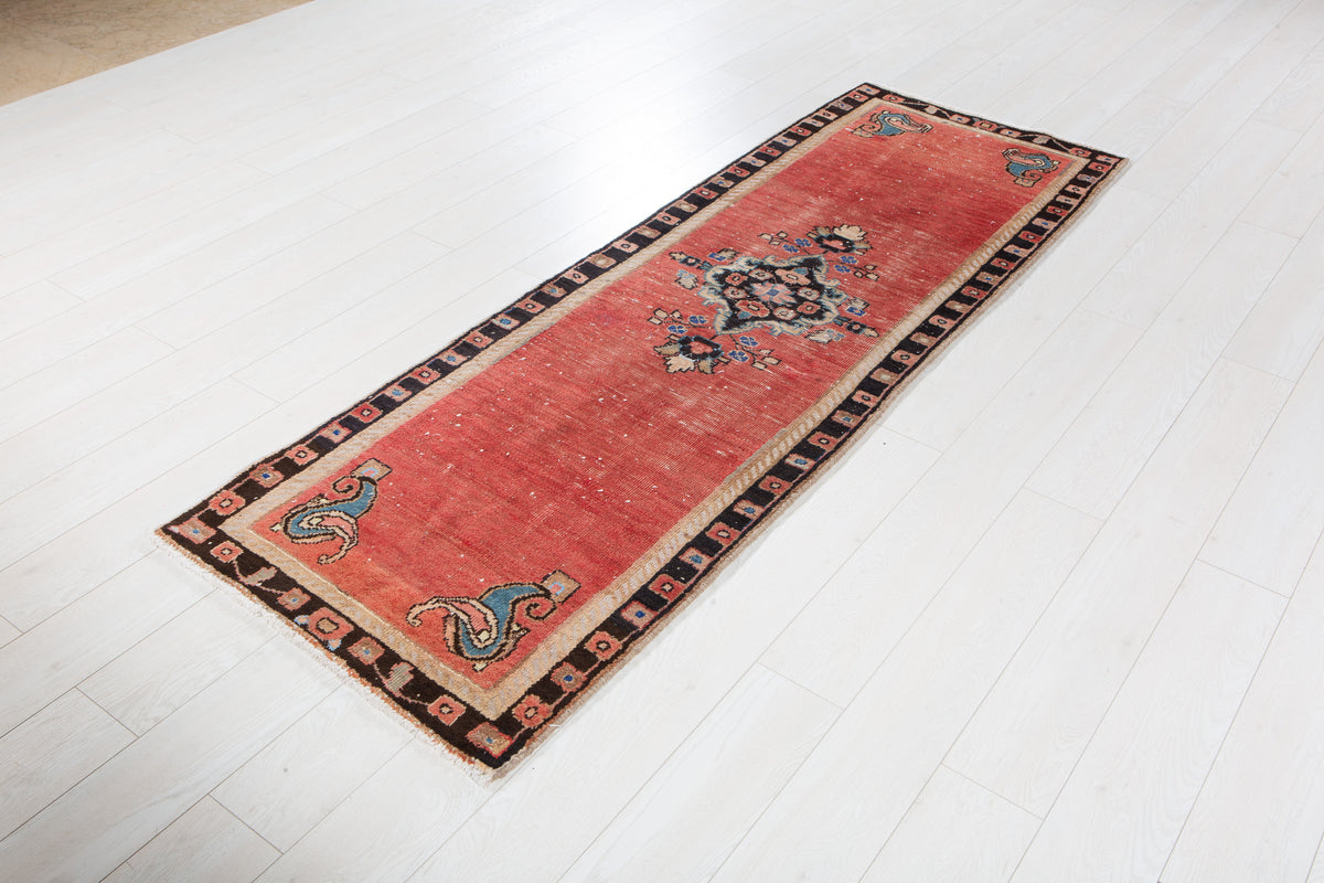 Antique Red Geometric Runner Rug – 7' 7" x 2' 6" (232 x 77 cm)