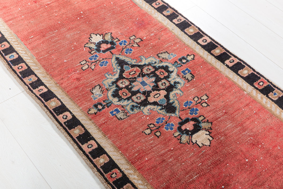 Antique Red Geometric Runner Rug – 7' 7" x 2' 6" (232 x 77 cm)