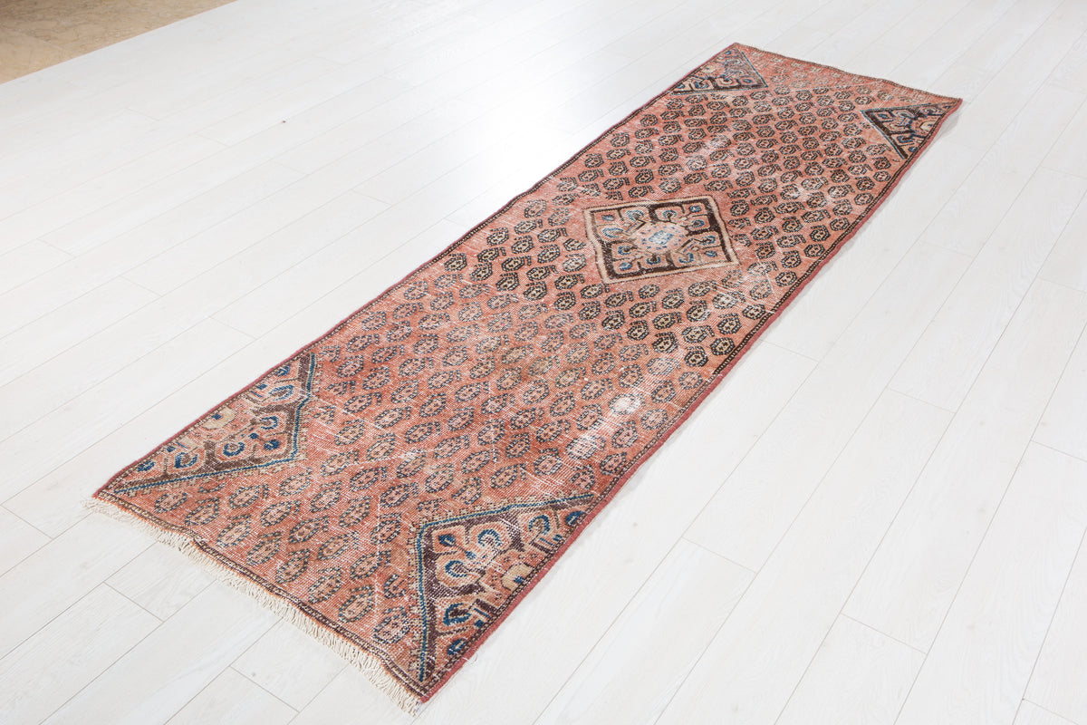 Antique Faded Pinkish Red Geometric Runner Rug – 8' 6" x 2' 7" (259 x 78 cm)