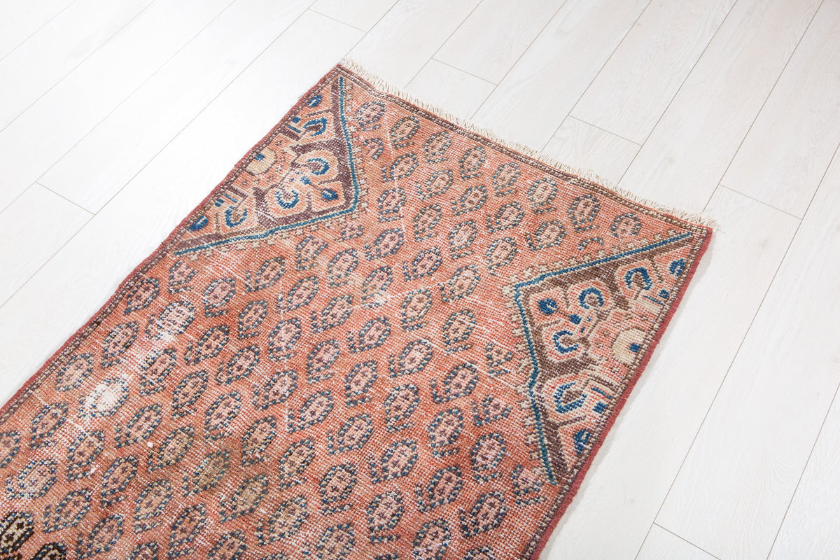 Antique Faded Pinkish Red Geometric Runner Rug – 8' 6" x 2' 7" (259 x 78 cm)