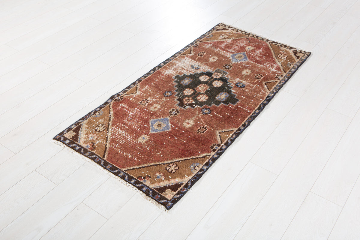 Antique Rust Red Geometric Small Rug – 4' 11" x 2' 4" (150 x 70 cm)