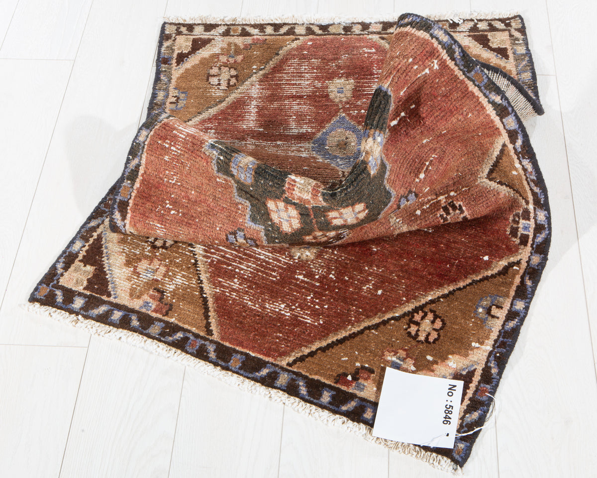 Antique Rust Red Geometric Small Rug – 4' 11" x 2' 4" (150 x 70 cm)