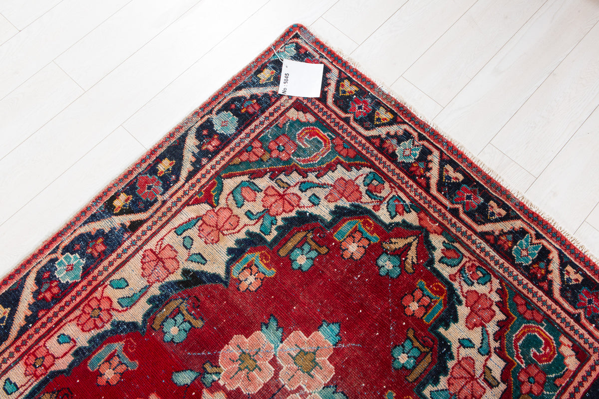 Antique Red Traditional Area Rug – 9' 10" x 4' 0" (299 x 123 cm)