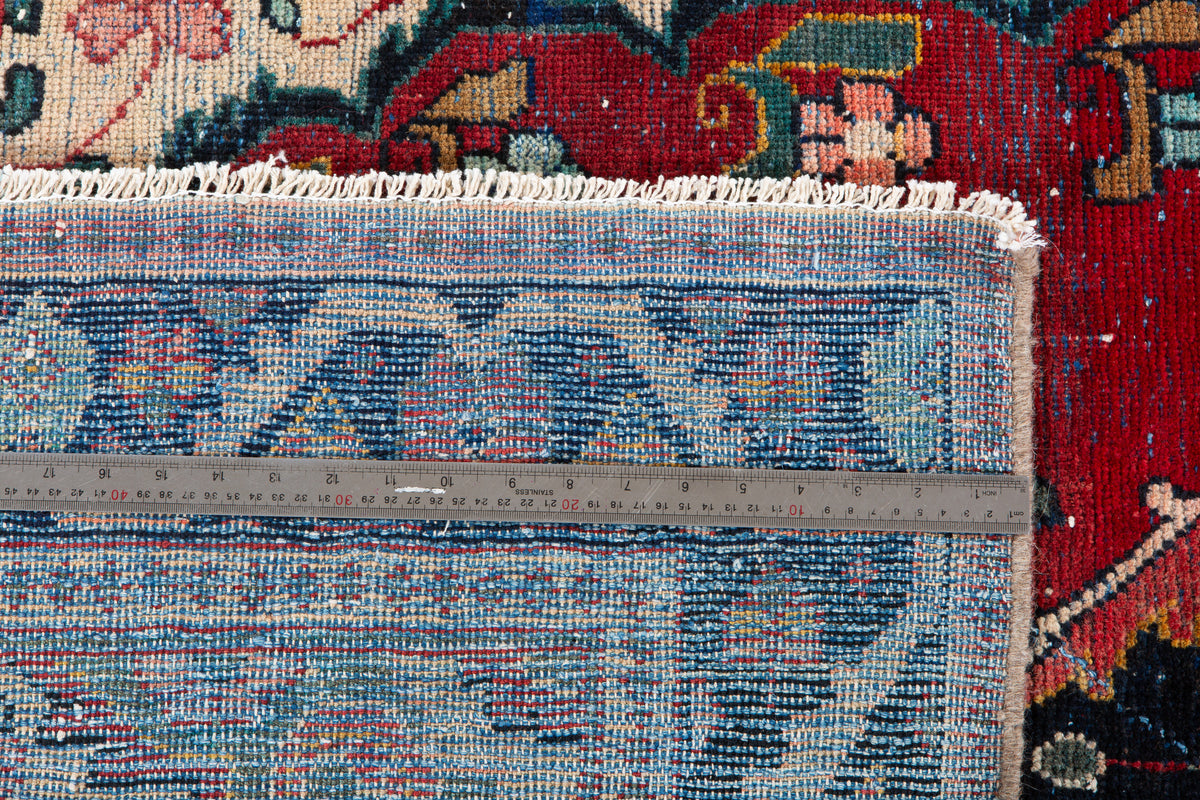 Antique Red Traditional Area Rug – 9' 10" x 4' 0" (299 x 123 cm)
