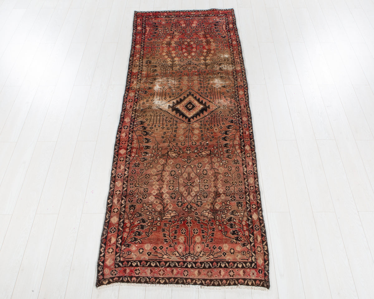 Antique Faded Peach Geometric Runner Rug – 9' 3" x 3' 3" (282 x 100 cm)