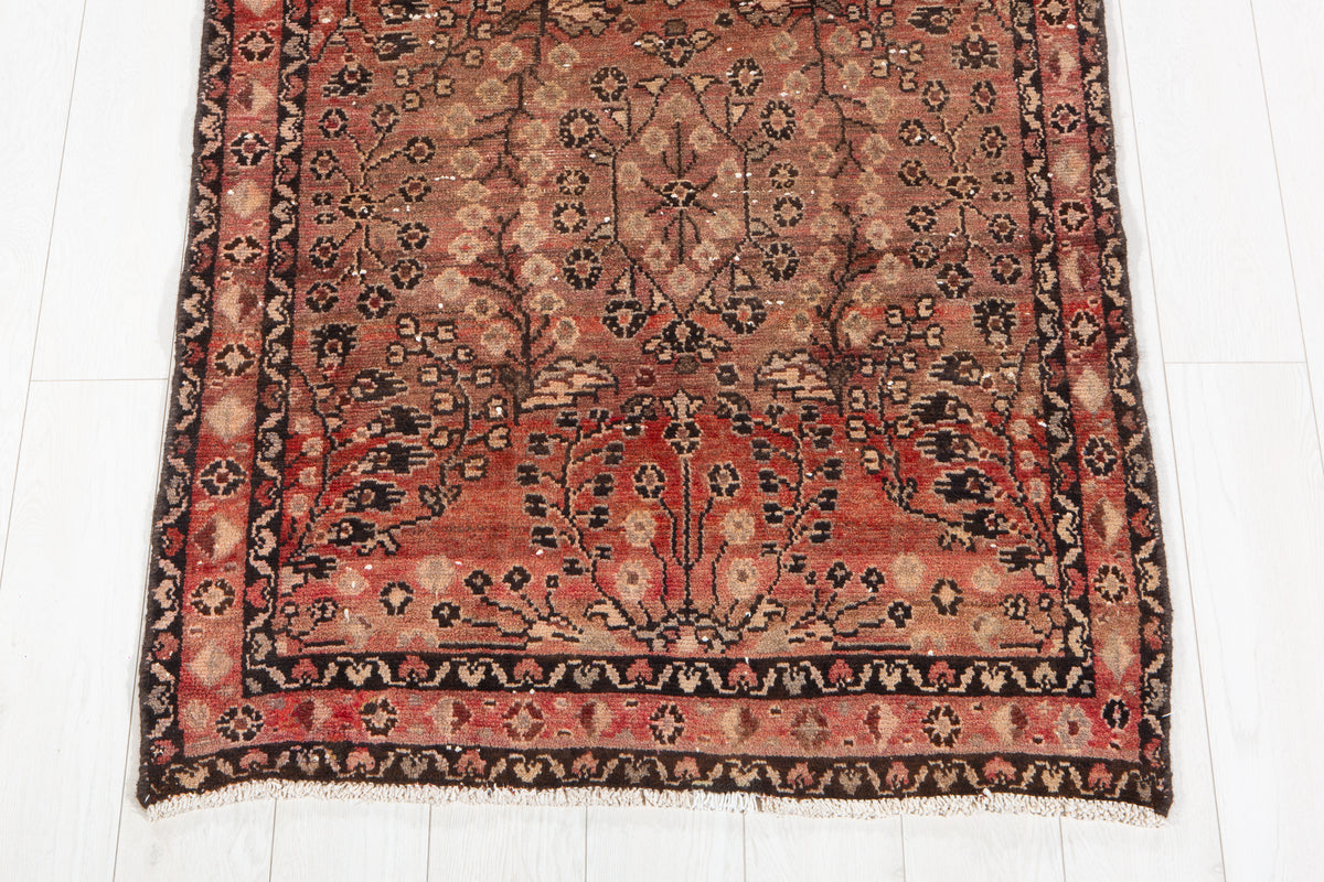Antique Faded Peach Geometric Runner Rug – 9' 3" x 3' 3" (282 x 100 cm)