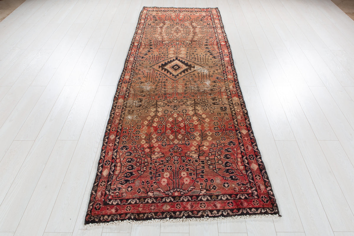 Antique Faded Peach Geometric Runner Rug – 9' 3" x 3' 3" (282 x 100 cm)