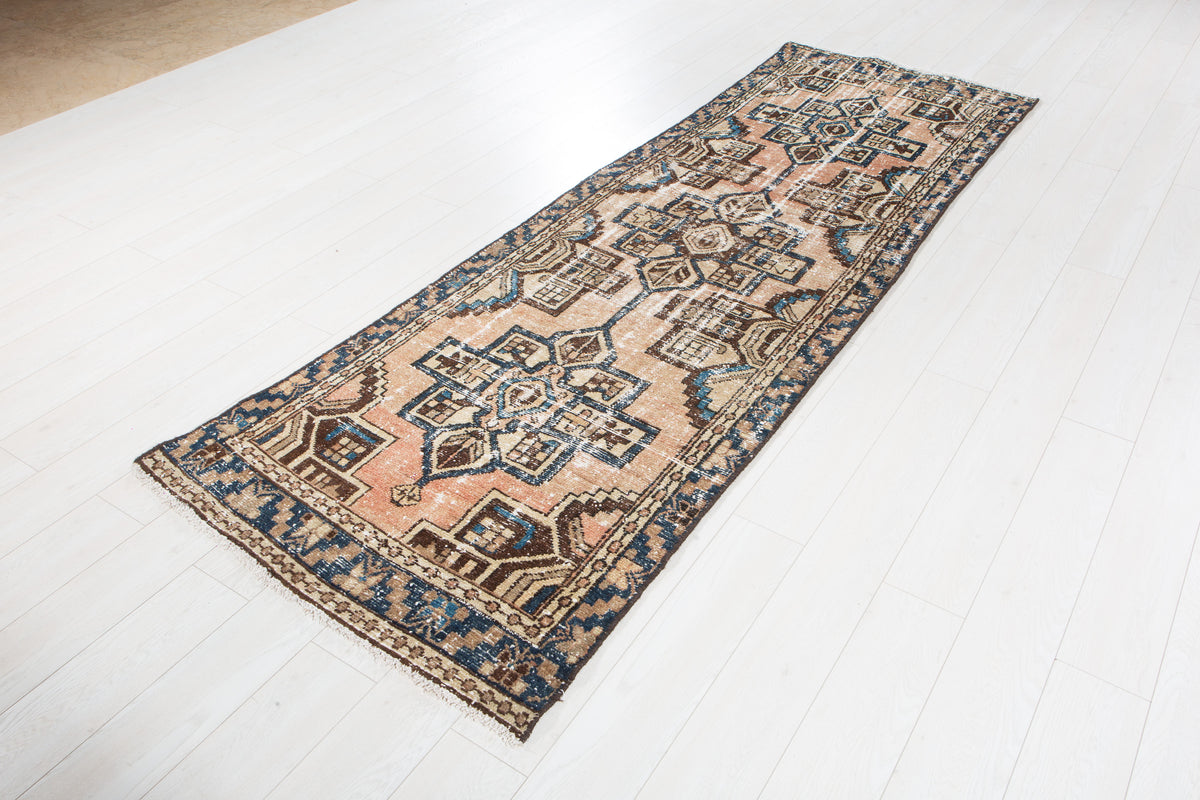 Antique Faded Peach Geometric Runner Rug – 9' 1" x 3' 1" (278 x 93 cm)