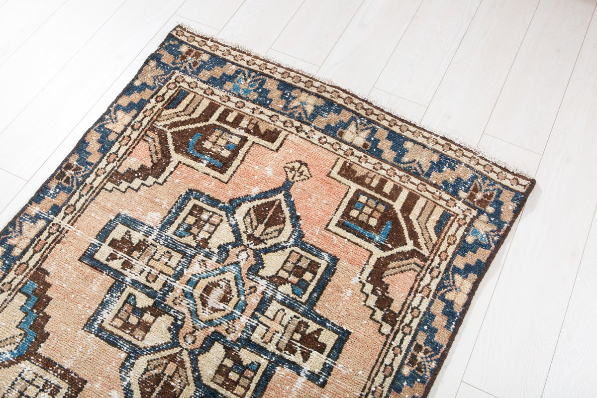Antique Faded Peach Geometric Runner Rug – 9' 1" x 3' 1" (278 x 93 cm)
