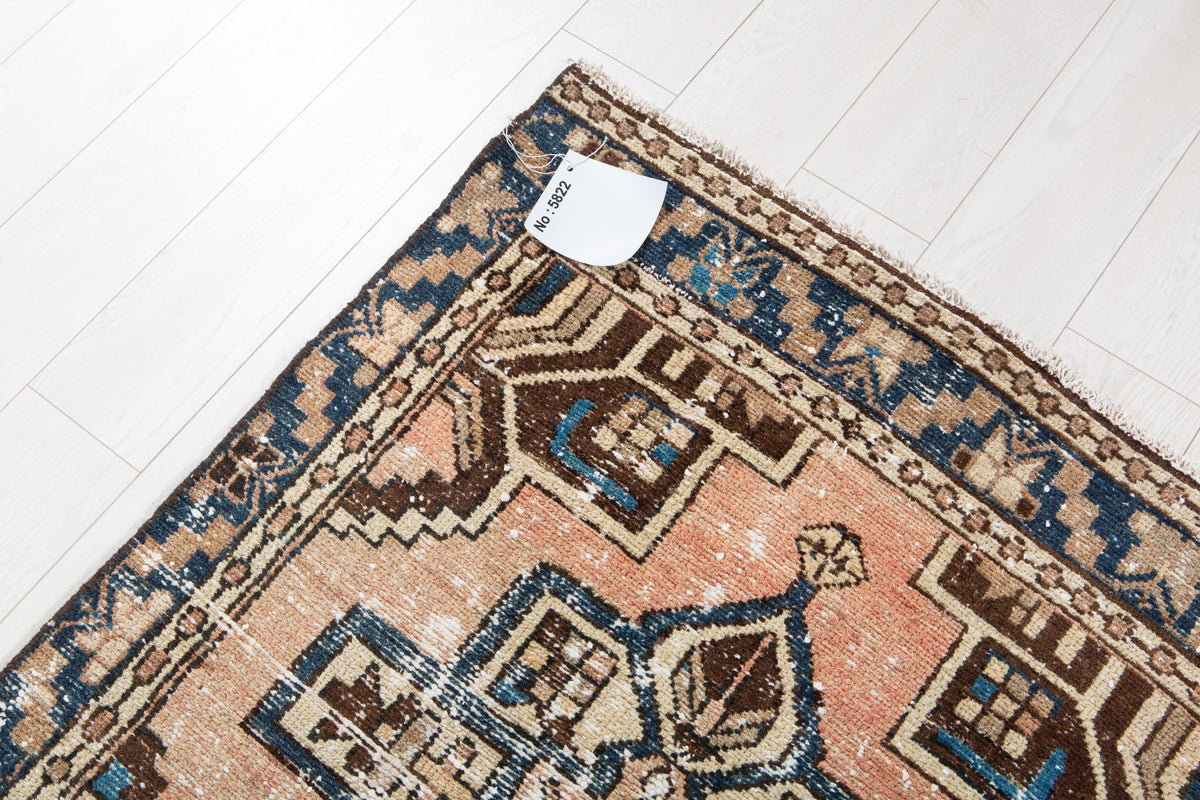 Antique Faded Peach Geometric Runner Rug – 9' 1" x 3' 1" (278 x 93 cm)